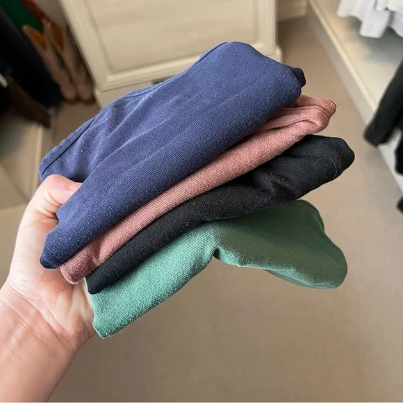 Arq - Crop Tank Bundle (Size L) - Picture 5 of 5